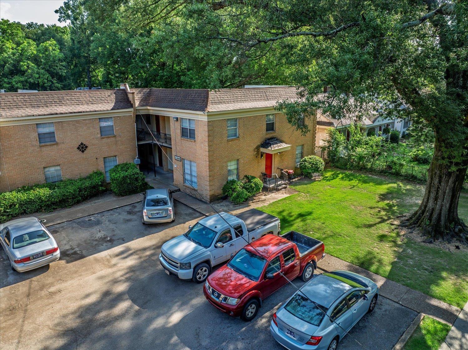 3636 Spottswood Avenue, Unit 1 Memphis, TN 38111 - Photo 7 of 32 a view of backyard of the house