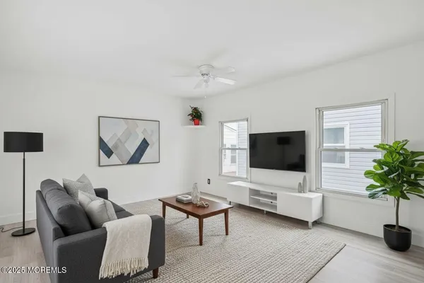 $70,000 | 17 Gary Avenue, Keansburg, NJ 07734