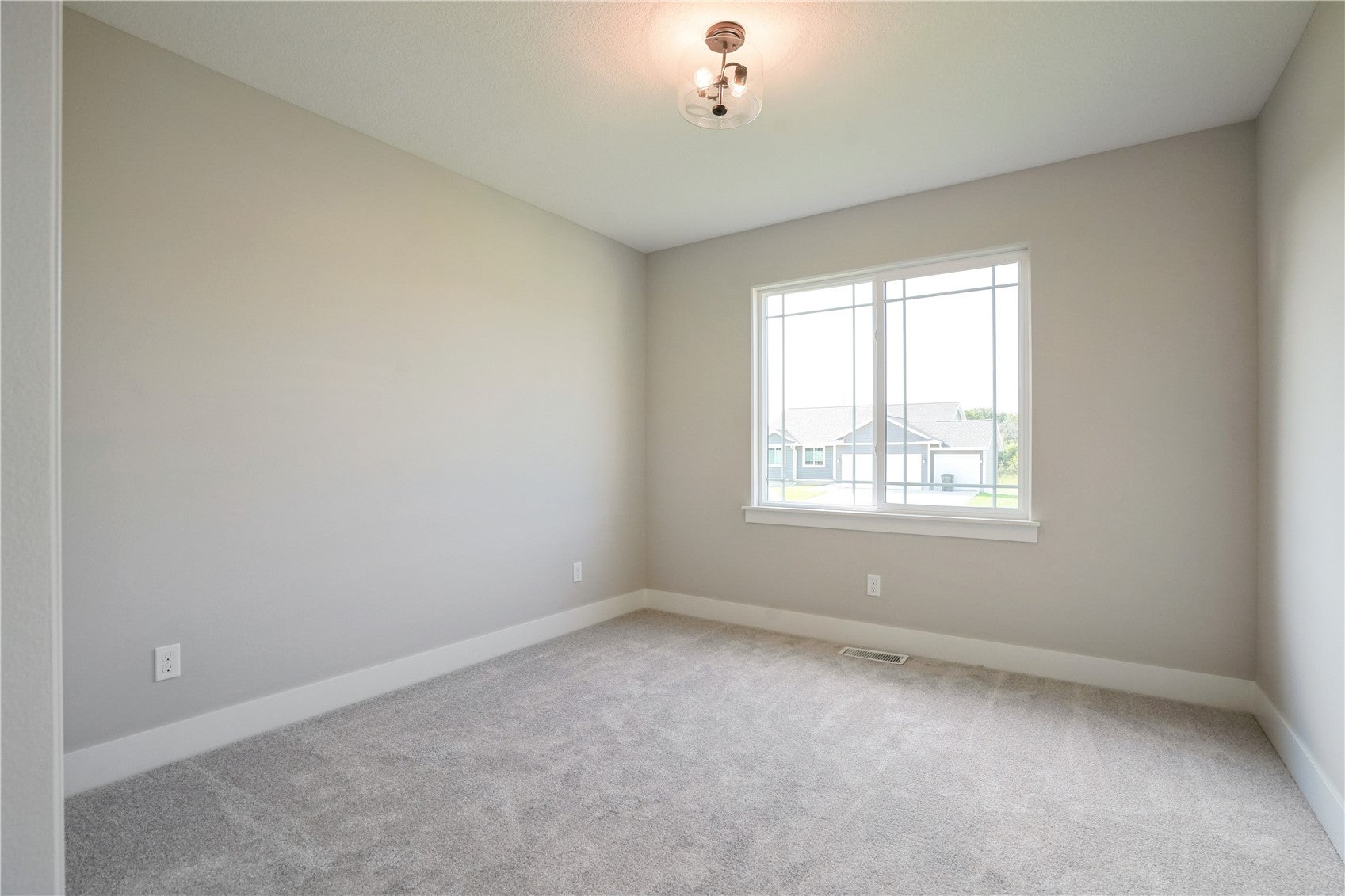 1820 Shady Grove Road Southwest Cedar Rapids, IA 52404 - Photo 14 of 22 Gallery Image 14