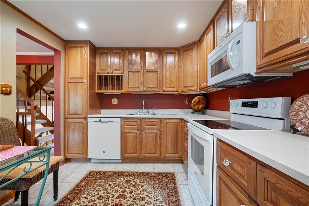 3140 Laurel Ridge Circle Bridgeville, PA 15017 - Photo 12 of 34 Gallery Image 12