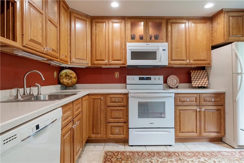 3140 Laurel Ridge Circle Bridgeville, PA 15017 - Photo 14 of 34 Gallery Image 14