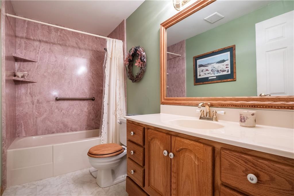 3140 Laurel Ridge Circle Bridgeville, PA 15017 - Photo 21 of 34 Gallery Image 21
