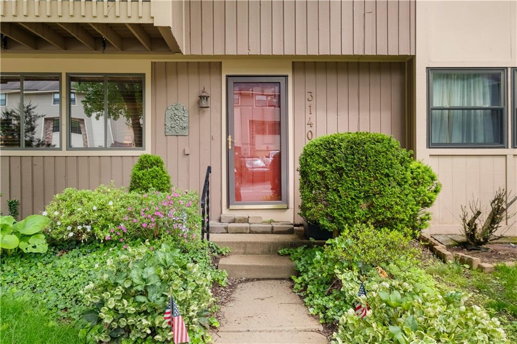 3140 Laurel Ridge Circle Bridgeville, PA 15017 - Photo 3 of 34 Gallery Image 3