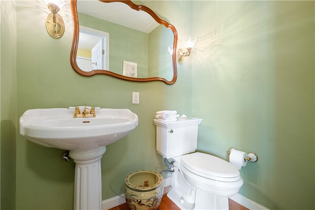 3140 Laurel Ridge Circle Bridgeville, PA 15017 - Photo 6 of 34 Gallery Image 6