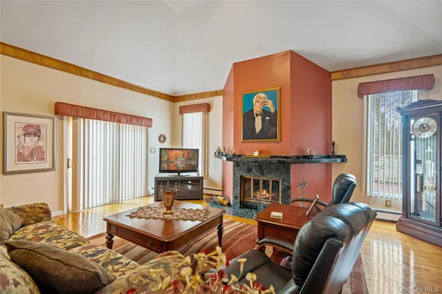 $800,000 | 2046 Hancock Avenue, North Bellmore, NY 11710