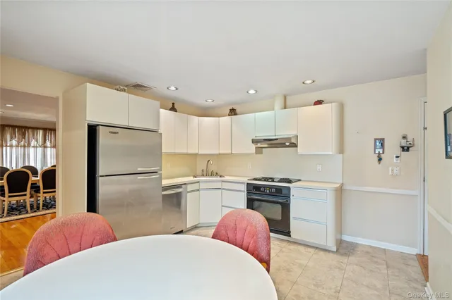 $800,000 | 2046 Hancock Avenue, North Bellmore, NY 11710