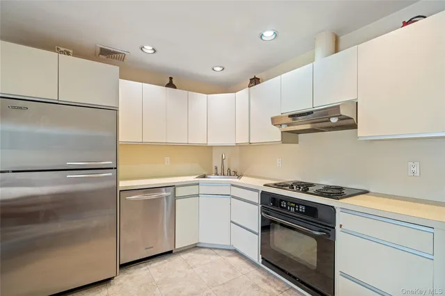 $800,000 | 2046 Hancock Avenue, North Bellmore, NY 11710