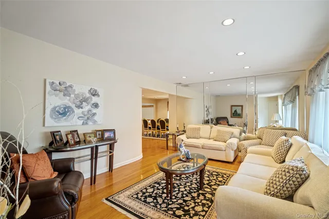 $800,000 | 2046 Hancock Avenue, North Bellmore, NY 11710