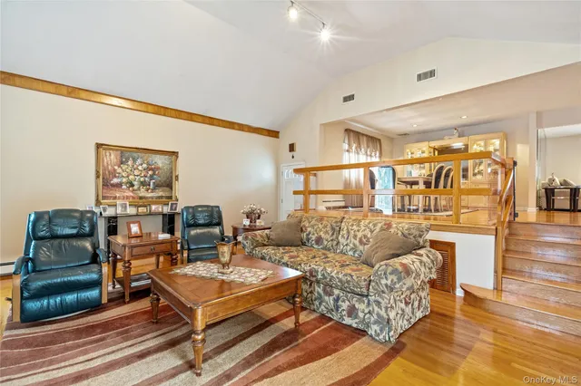 $800,000 | 2046 Hancock Avenue, North Bellmore, NY 11710