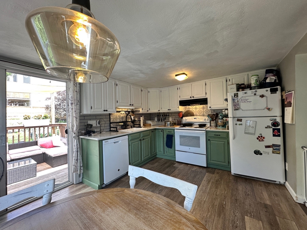 78 Upland Street Worcester, MA 01607 - Photo 12 of 24