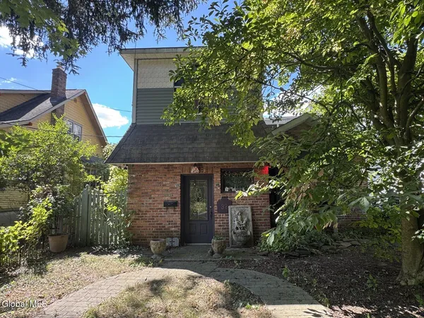 $200,000 | 32 Ray Street, Niskayuna, NY 12309