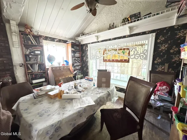 $200,000 | 32 Ray Street, Niskayuna, NY 12309