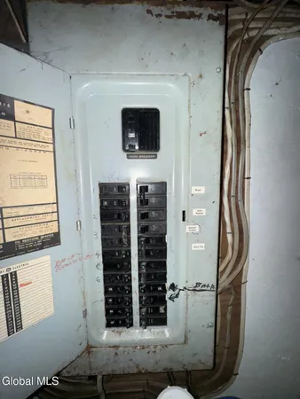 $200,000 | 32 Ray Street, Niskayuna, NY 12309