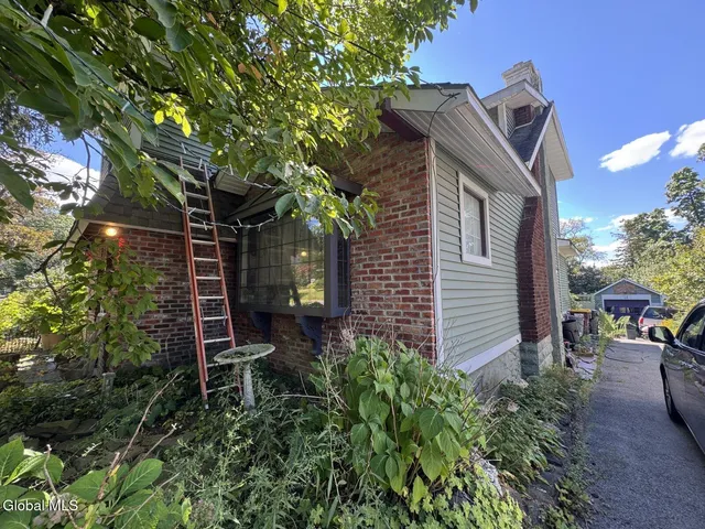 $200,000 | 32 Ray Street, Niskayuna, NY 12309