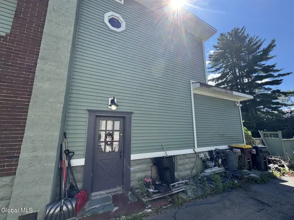 $200,000 | 32 Ray Street, Niskayuna, NY 12309