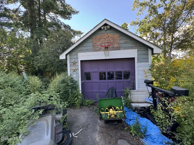 $200,000 | 32 Ray Street, Niskayuna, NY 12309