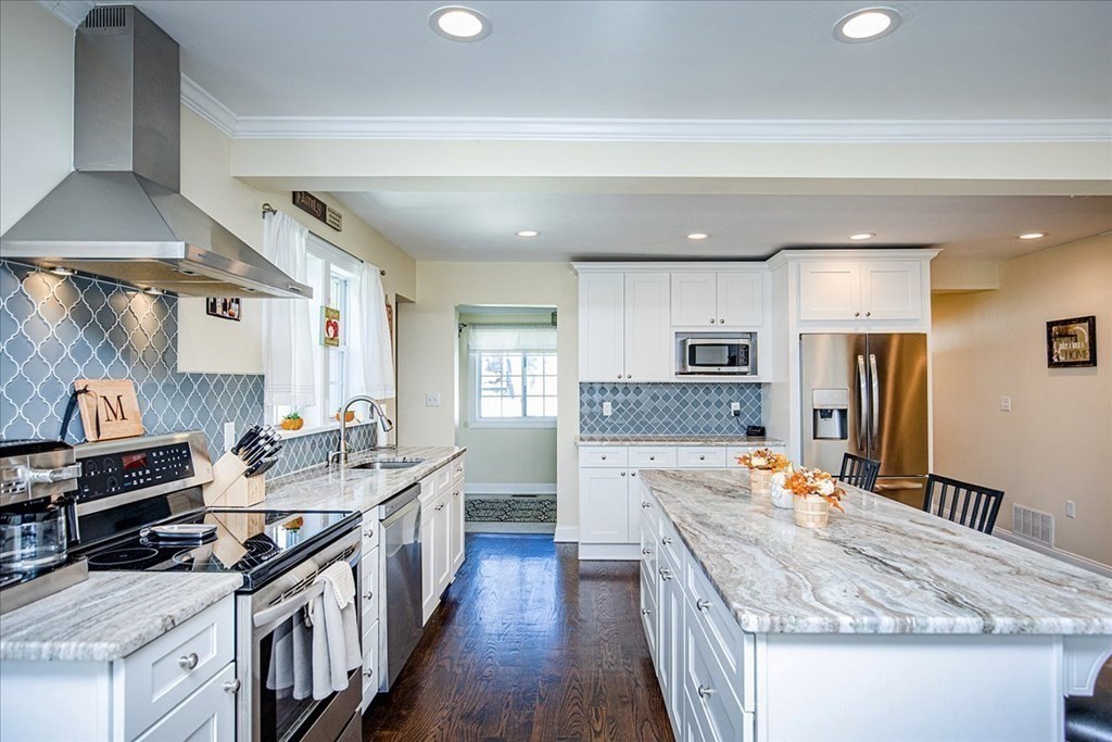 13 Pines Road Billerica, MA 01821 - Photo 10 of 41 Gallery Image 10