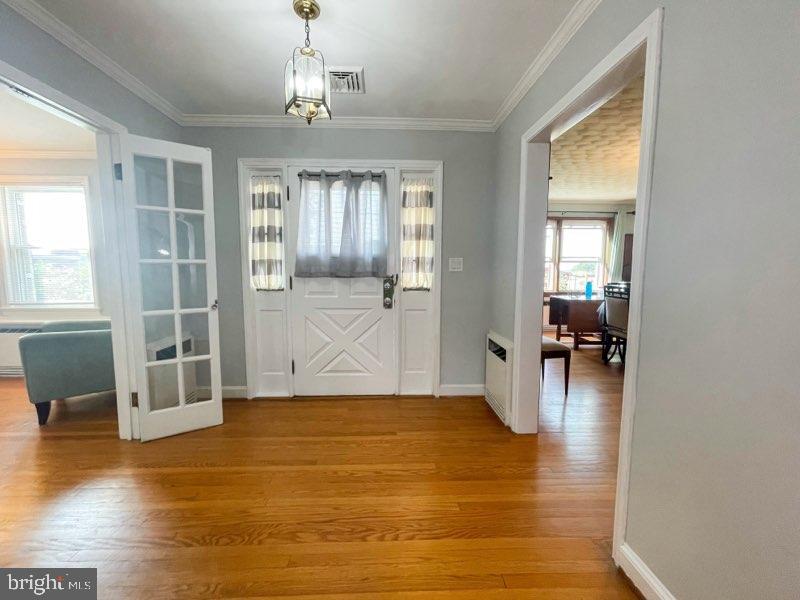 555 Washington Road Westminster, MD 21157 - Photo 5 of 63 Foyer