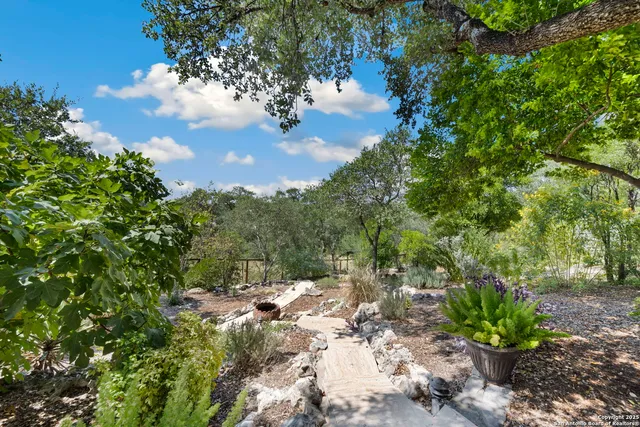 $1,100,000 | 14819 Seven L Trail, Helotes, TX 78023