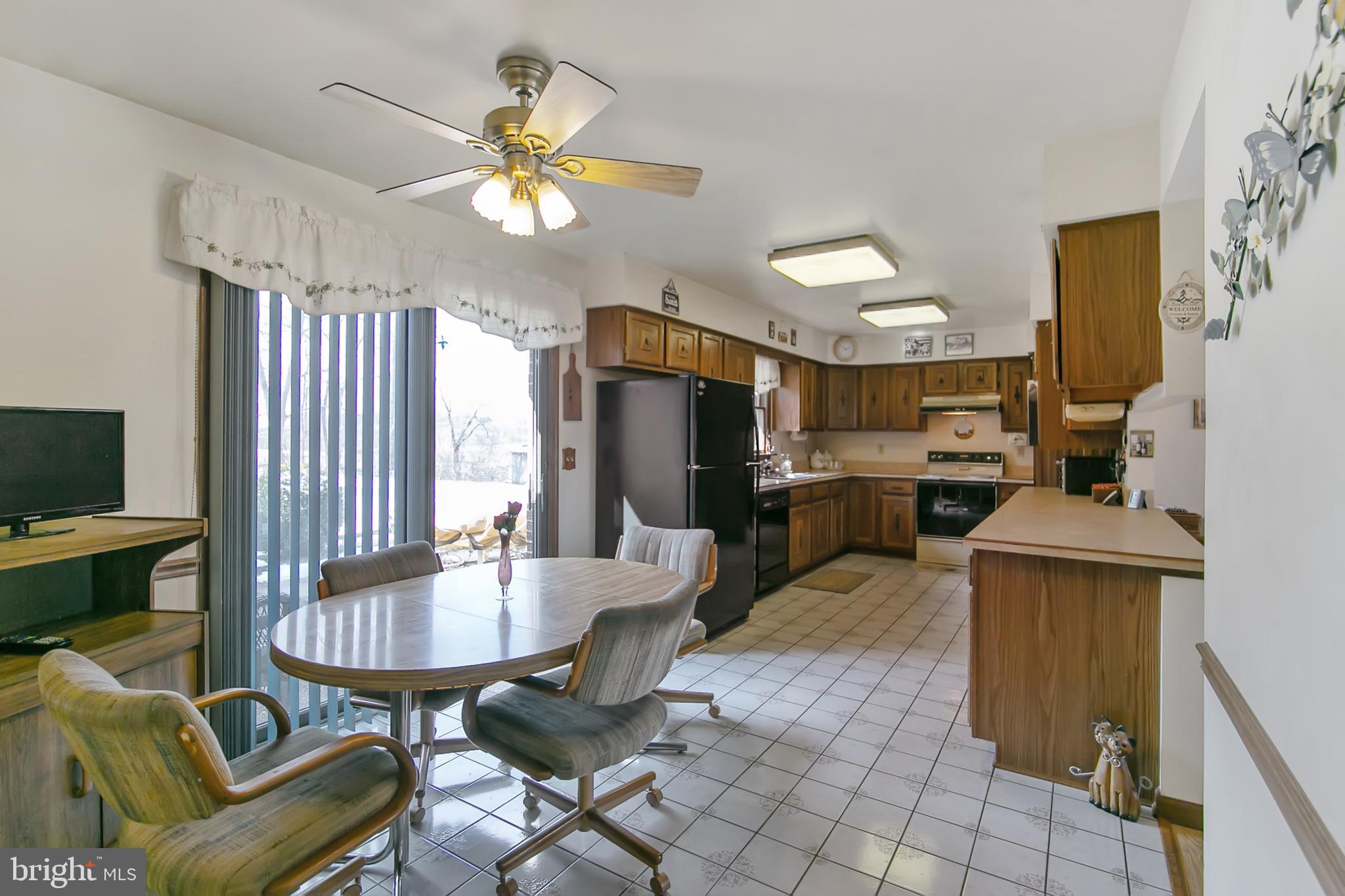 10415 Fountain School Road Union Bridge, MD 21791 - Photo 14 of 39 Eat-in kitchen with access do backyard