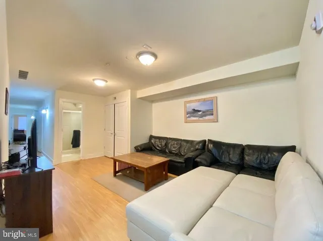 $2,750 | 1622 West Jefferson Street, Unit 1, Philadelphia, PA 19121