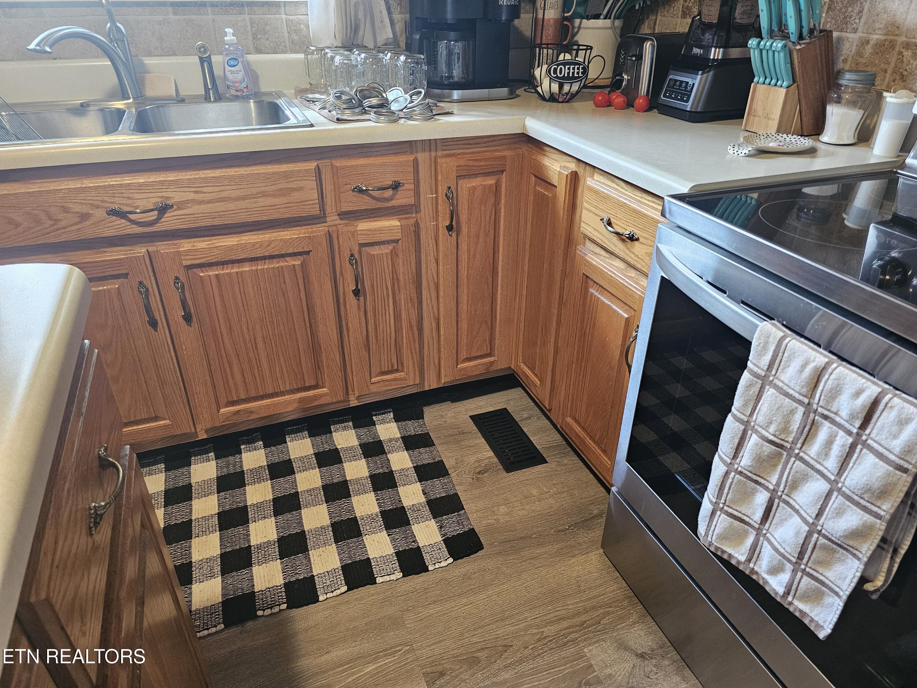 950 Raven Hill Road Tazewell, TN 37879 - Photo 4 of 22 20250813_170135