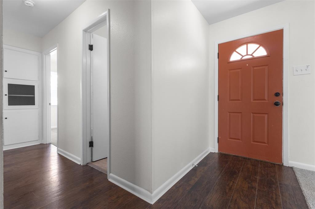 2909 Grove Street Irving, TX 75060 - Photo 4 of 25