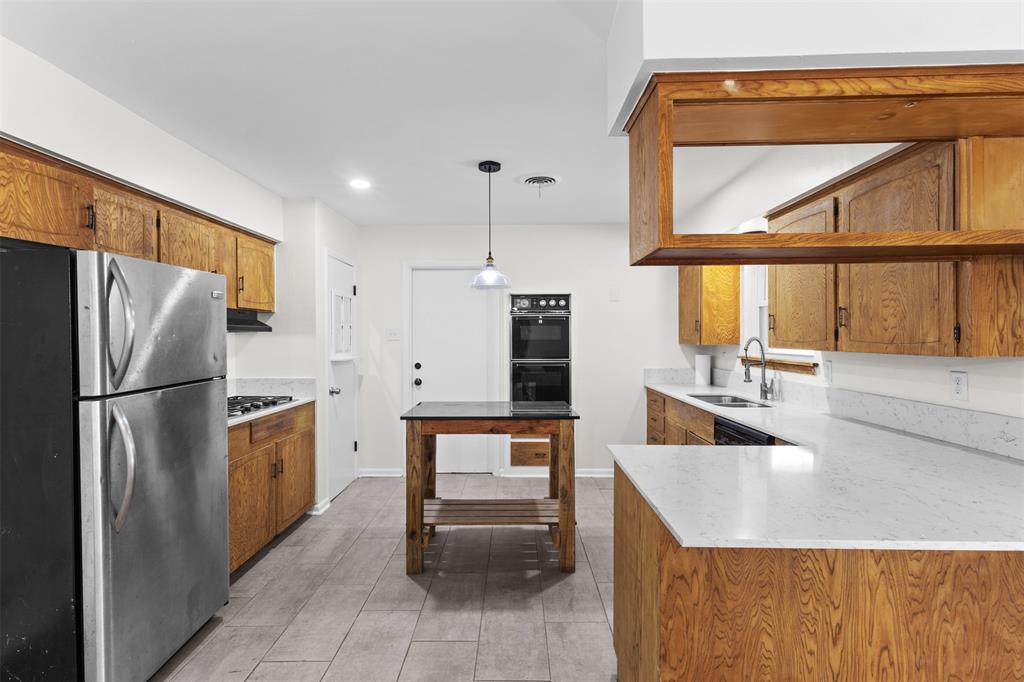 2909 Grove Street Irving, TX 75060 - Photo 8 of 25