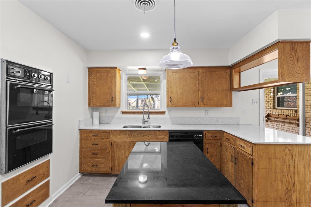 2909 Grove Street Irving, TX 75060 - Photo 9 of 25