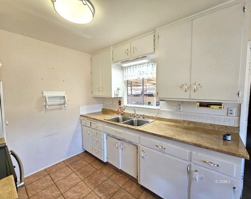 1028 South Yorktown Street Ridgecrest, CA 93555 - Photo 6 of 33 Gallery Image 6