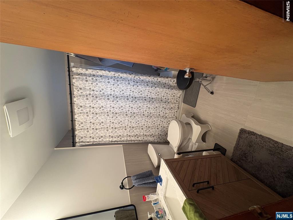 839 Riverside Avenue, Unit 2 Lyndhurst, NJ 07071 - Photo 19 of 25 Gallery Image 19