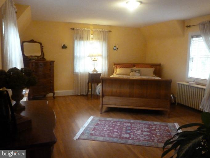 217 Upnor Road Baltimore, MD 21212 - Photo 19 of 30 Large room with walk-in closet
