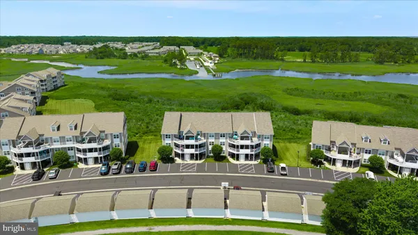 $325,000 | 37462 Pettinaro Drive, Unit 7102, Ocean View, DE 19970