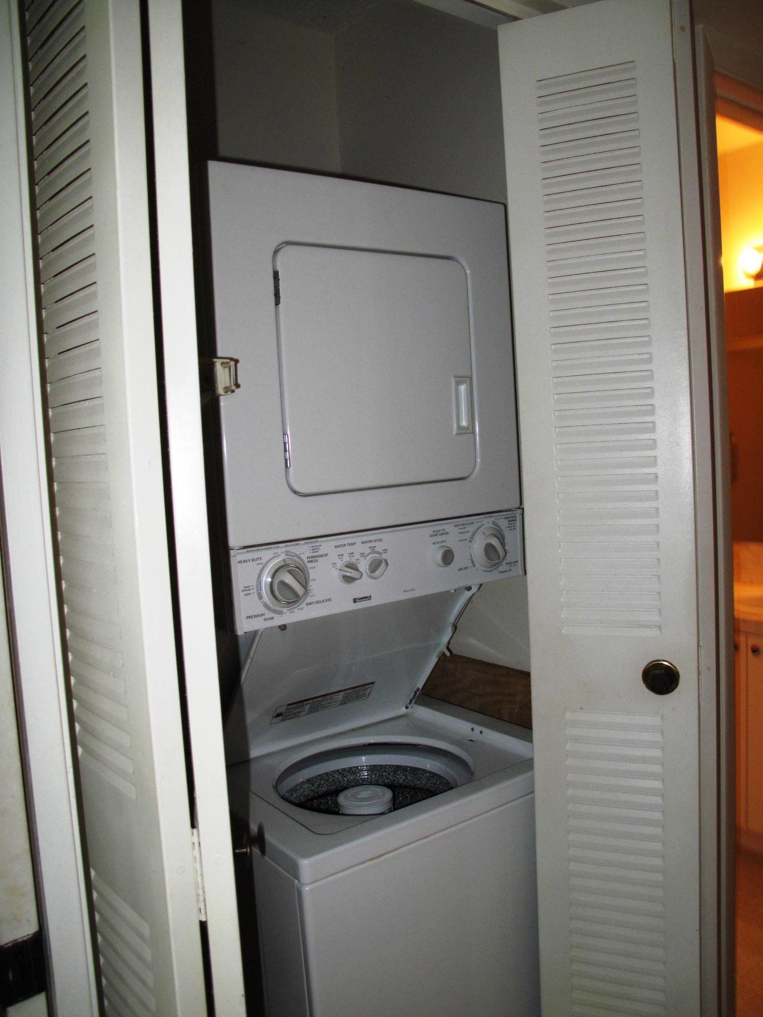 5220 Nesting Way, Unit C Delray Beach, FL 33484 - Photo 23 of 32 Stacked washer and dryer