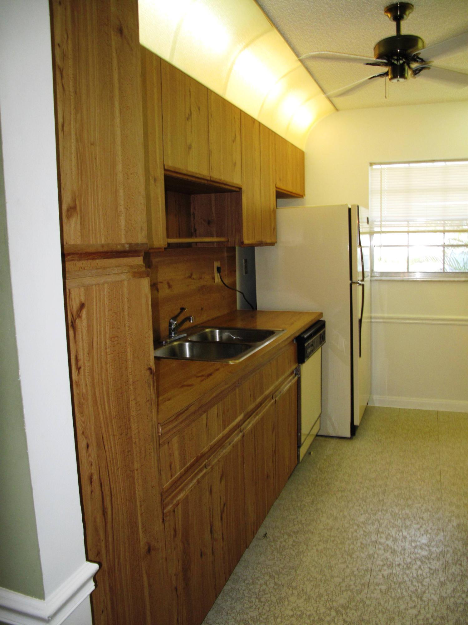 5220 Nesting Way, Unit C Delray Beach, FL 33484 - Photo 5 of 32 Eat in Kitchen