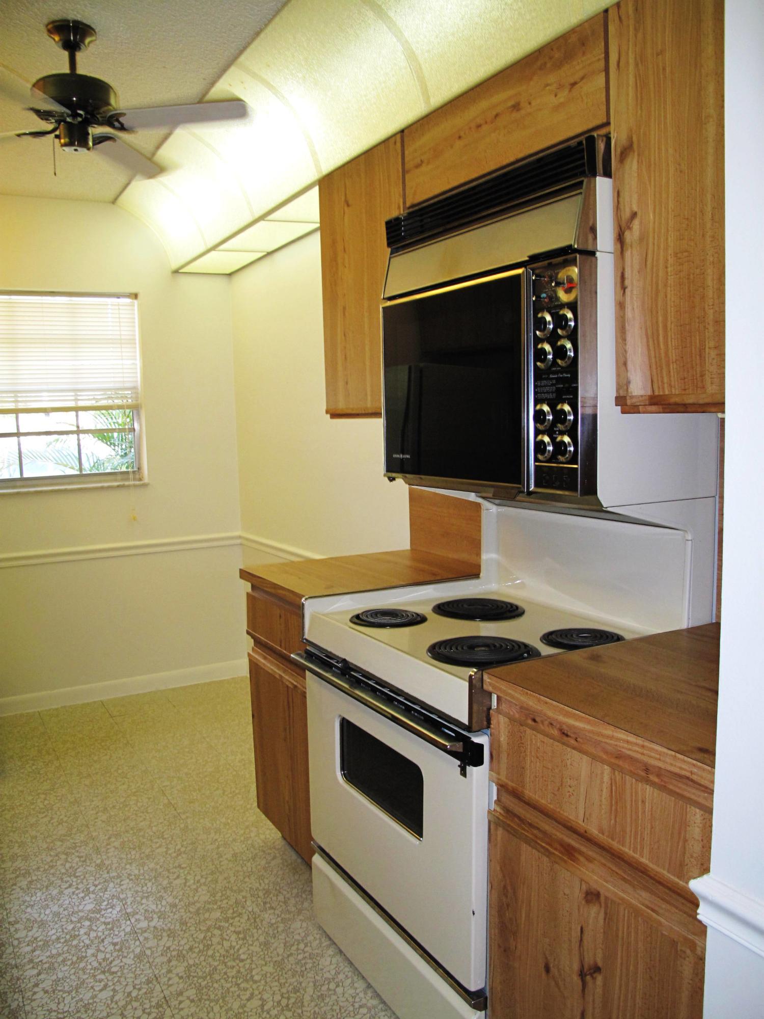 5220 Nesting Way, Unit C Delray Beach, FL 33484 - Photo 6 of 32 Eat in kitchen (2)