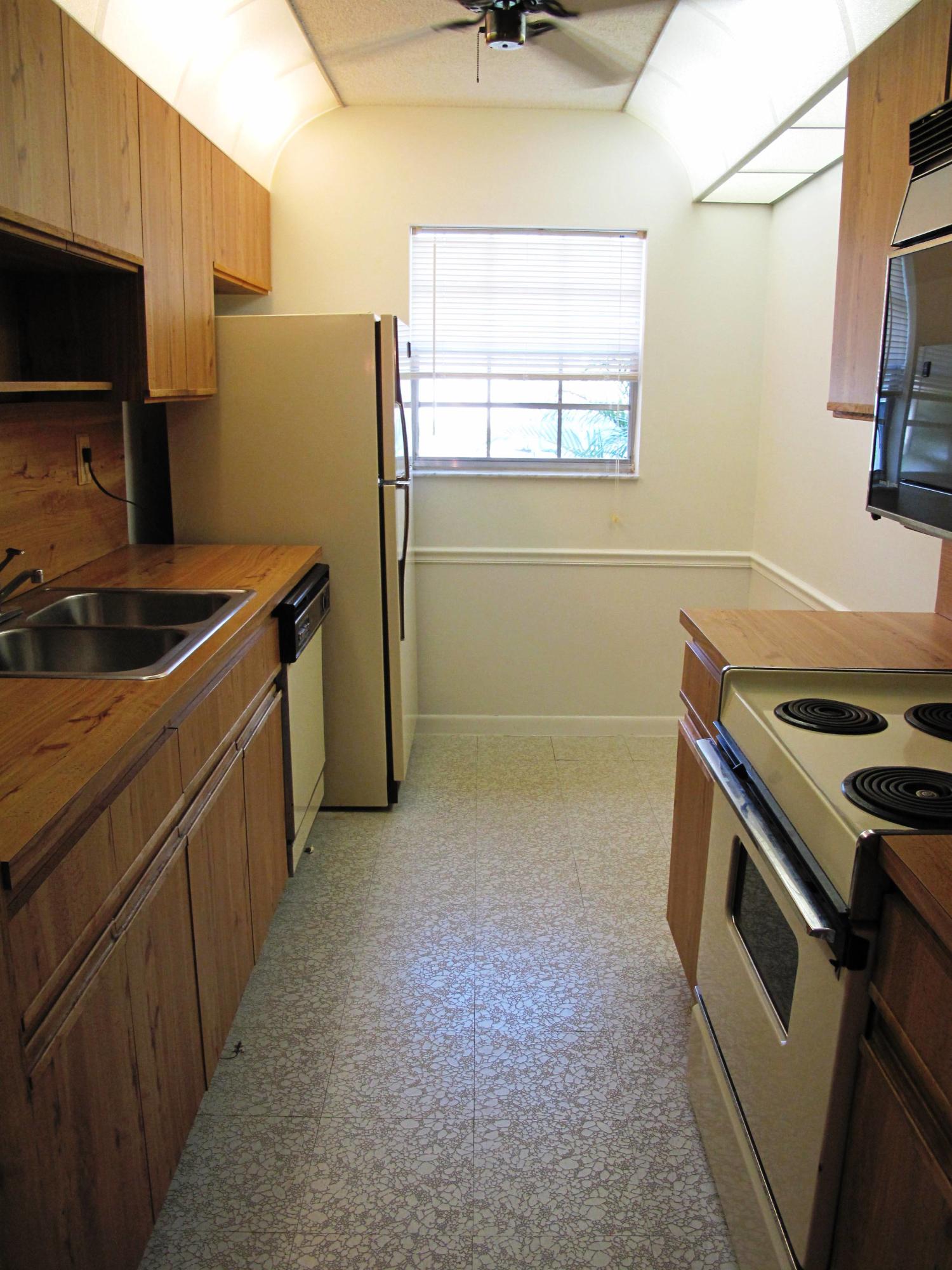 5220 Nesting Way, Unit C Delray Beach, FL 33484 - Photo 7 of 32 Eat in kitchen (1)