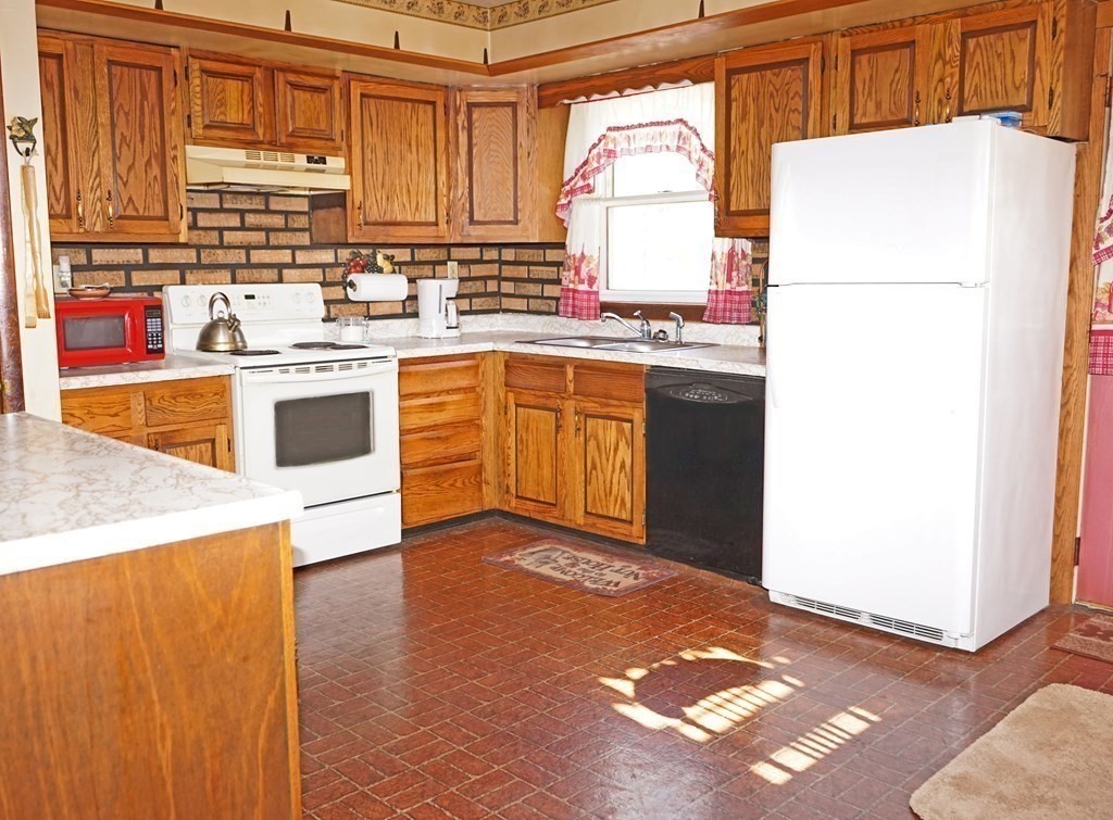 216 S Road Templeton, MA 01468 - Photo 5 of 14 Gallery Image 5