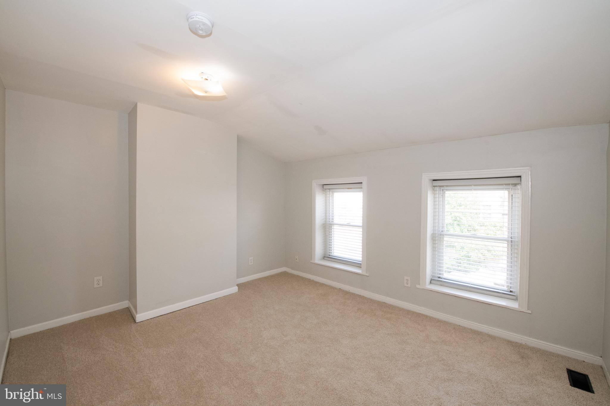 4442 Baker Street Philadelphia, PA 19127 - Photo 15 of 18