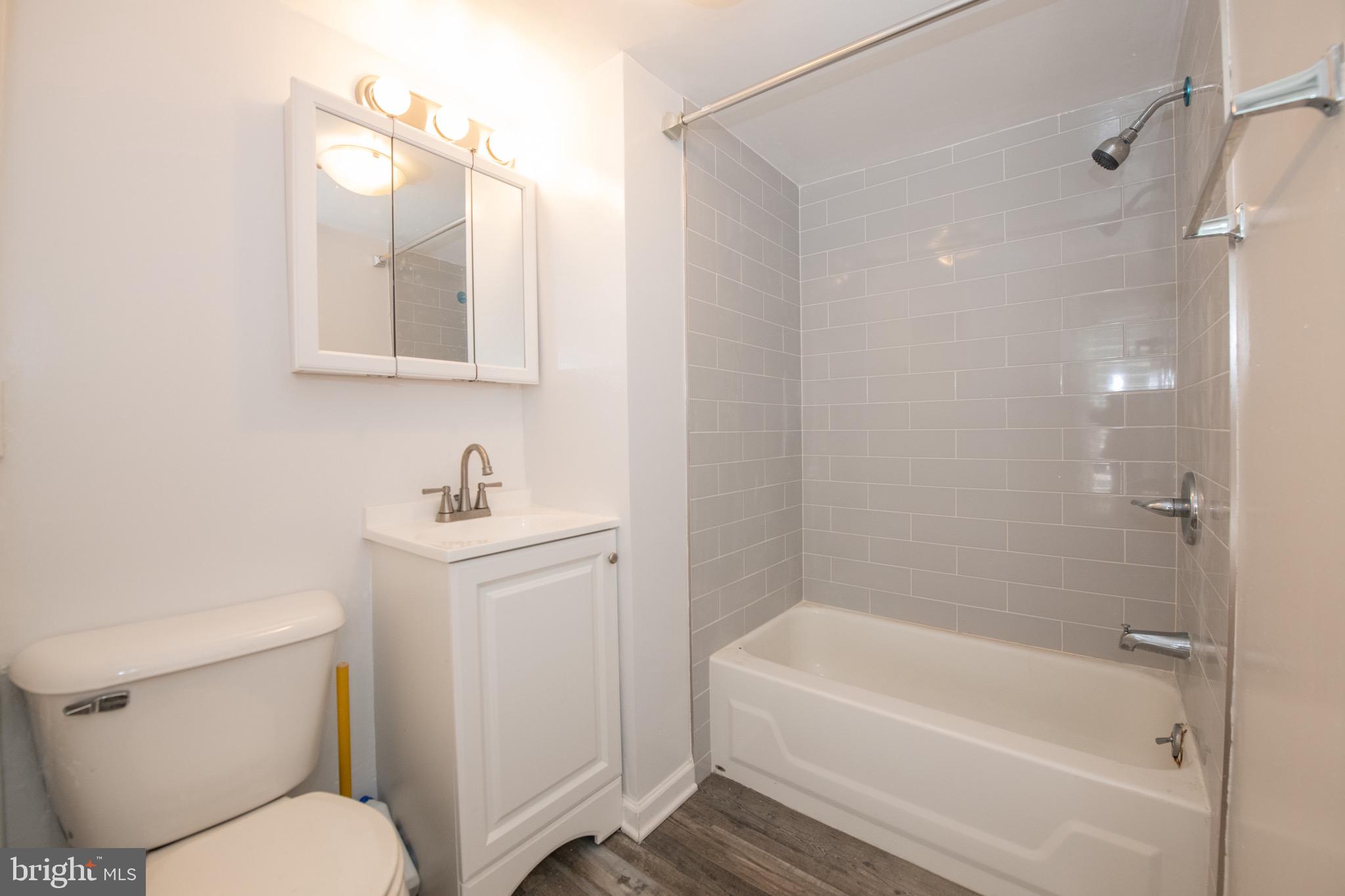 4442 Baker Street Philadelphia, PA 19127 - Photo 4 of 18