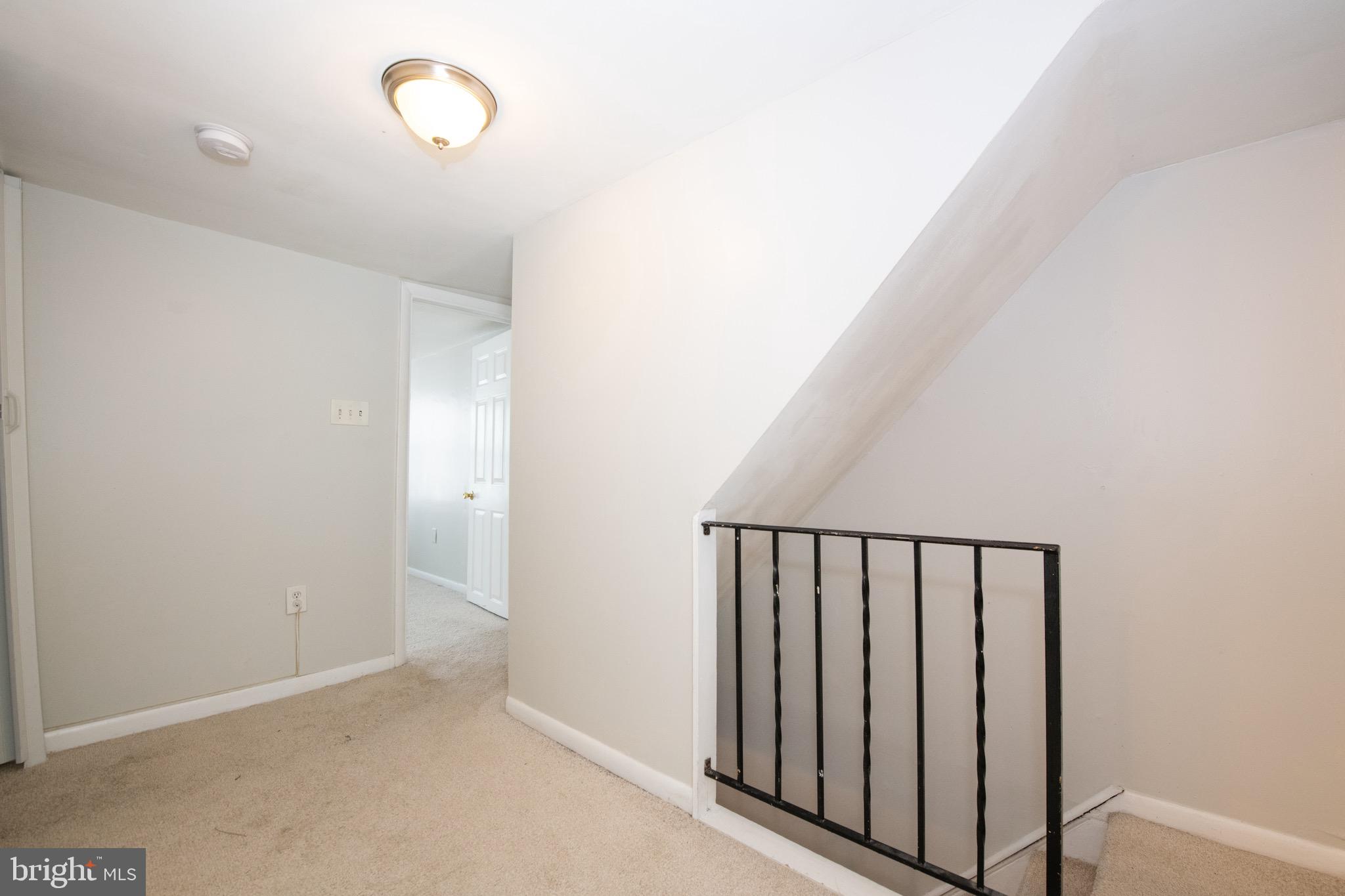 4442 Baker Street Philadelphia, PA 19127 - Photo 5 of 18