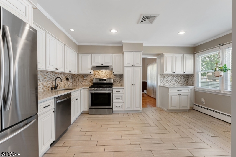 884 Peach Tree Road Union, NJ 07083 - Photo 9 of 24