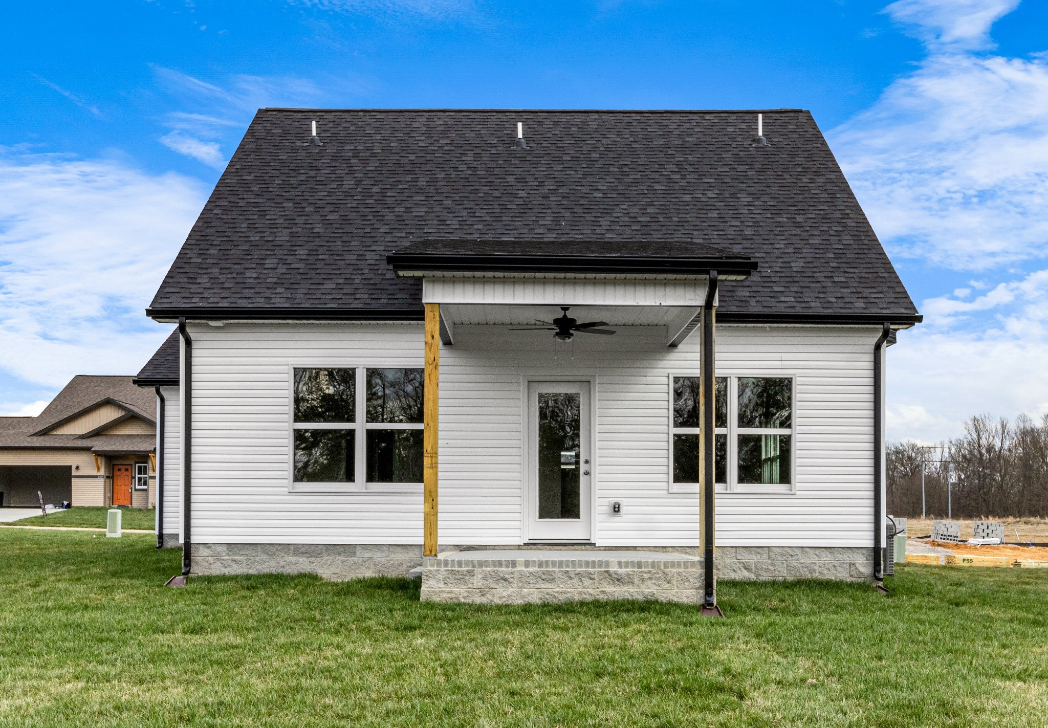 2138 Ireland Way Clarksville, TN 37042 - Photo 34 of 37 a front view of a house with a yard