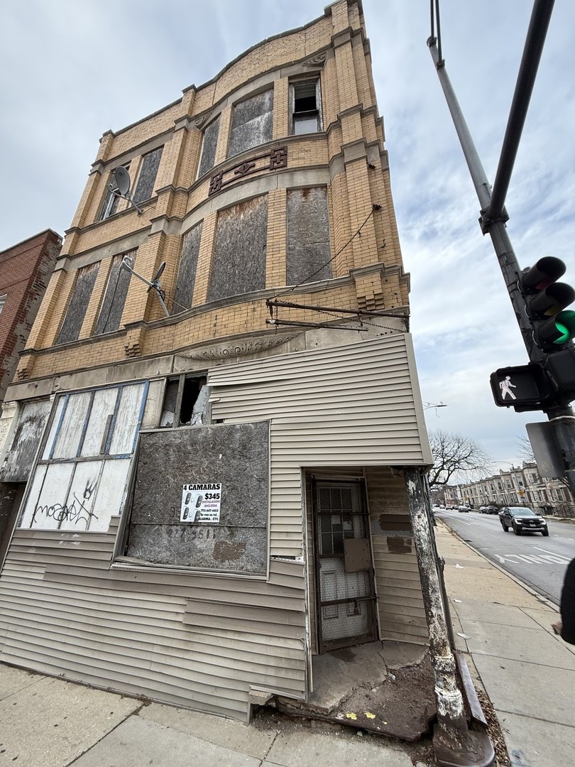 3600 West 16th Street Chicago, IL 60623 - Photo 5 of 21 a front view of a building