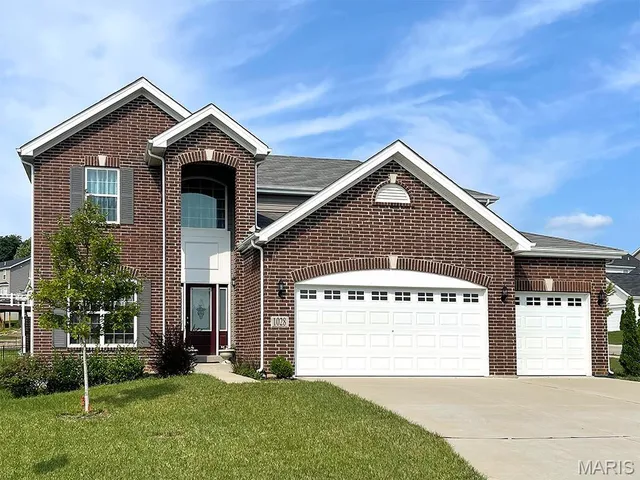 $523,900 | 2 Nottingham At Louiselle Park, Maryland Heights, MO 63043
