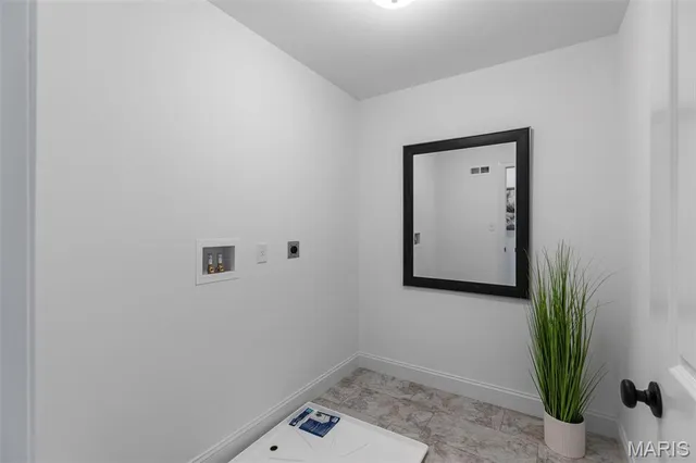 $523,900 | 2 Nottingham At Louiselle Park, Maryland Heights, MO 63043