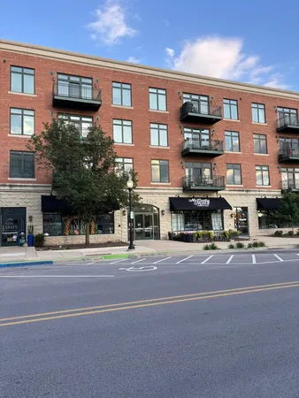 $215,000 | 140 South River Street, Unit 212, Aurora, IL 60506
