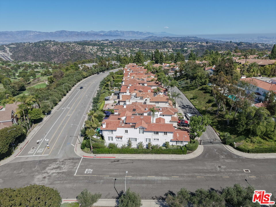 12699 Promontory Road Los Angeles, CA 90049 - Photo 68 of 69 Gallery Image 68