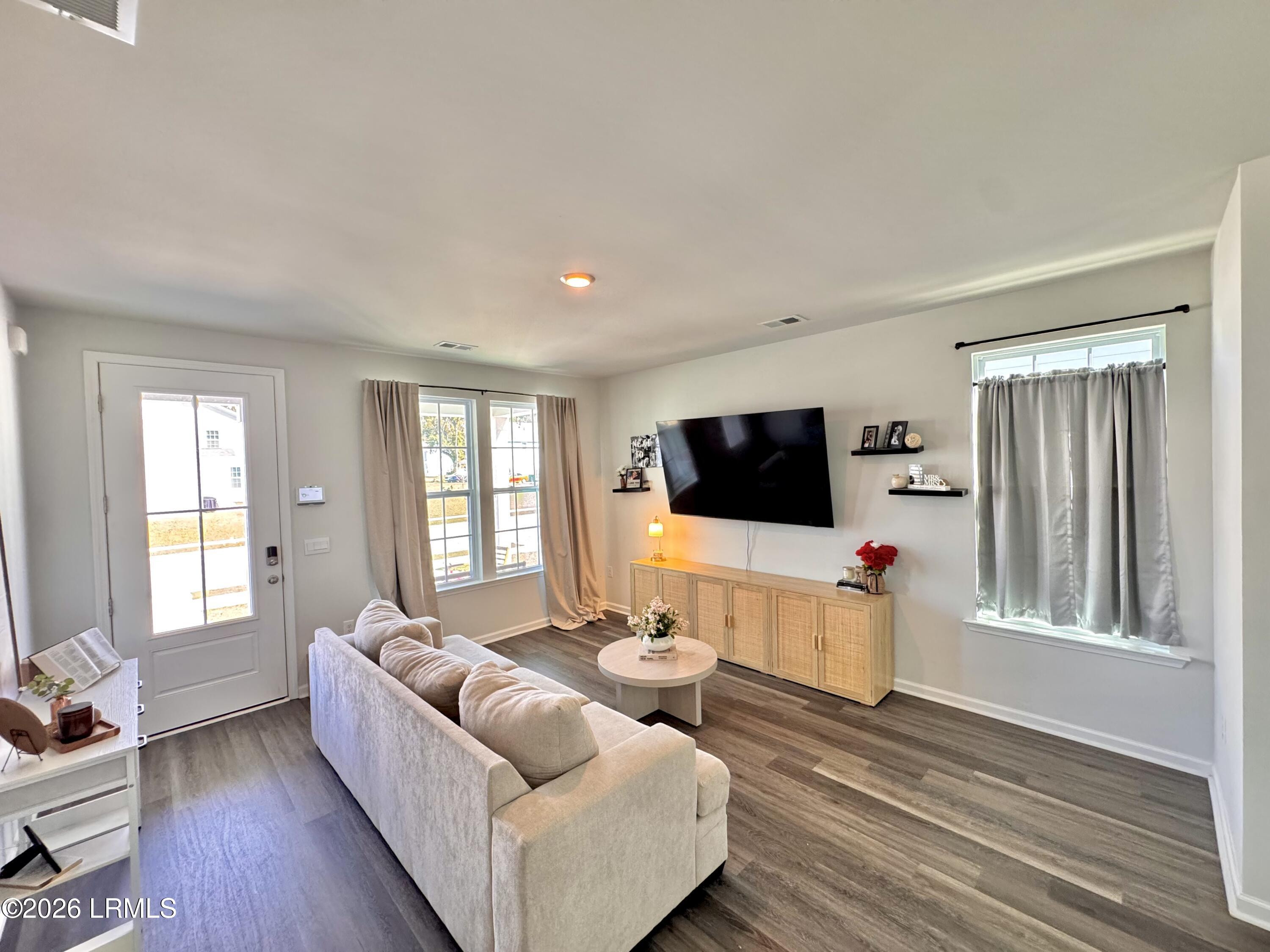 31 Backwater Street Port Royal, SC 29906 - Photo 6 of 24 IMG_3011