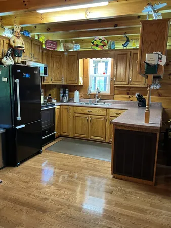 $689,900 | 225 Bill Hunter Road, Celina, TN 38551